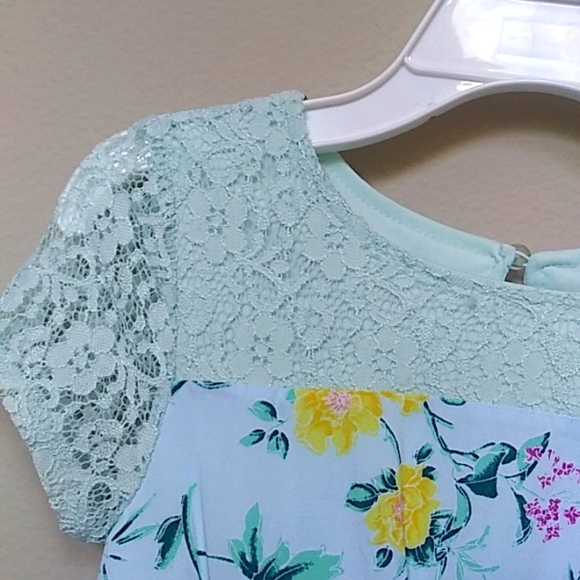 SO Floral Dress - Picture 4 of 9